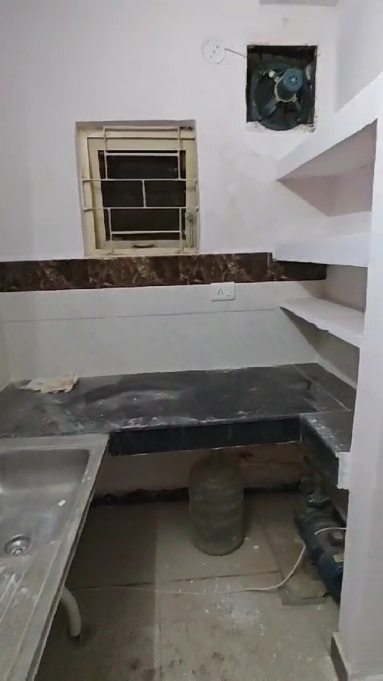 Kitchen, dda-flats-vishal-enclave 1.5 Bedroom 600 Sq.Ft. Apartment In Vishal Enclave Delhi 8672919