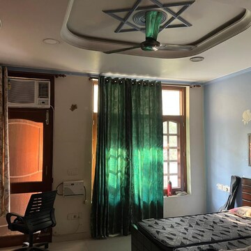 Bedroom in 4 BHK Villa at Sector 23 – for Rent