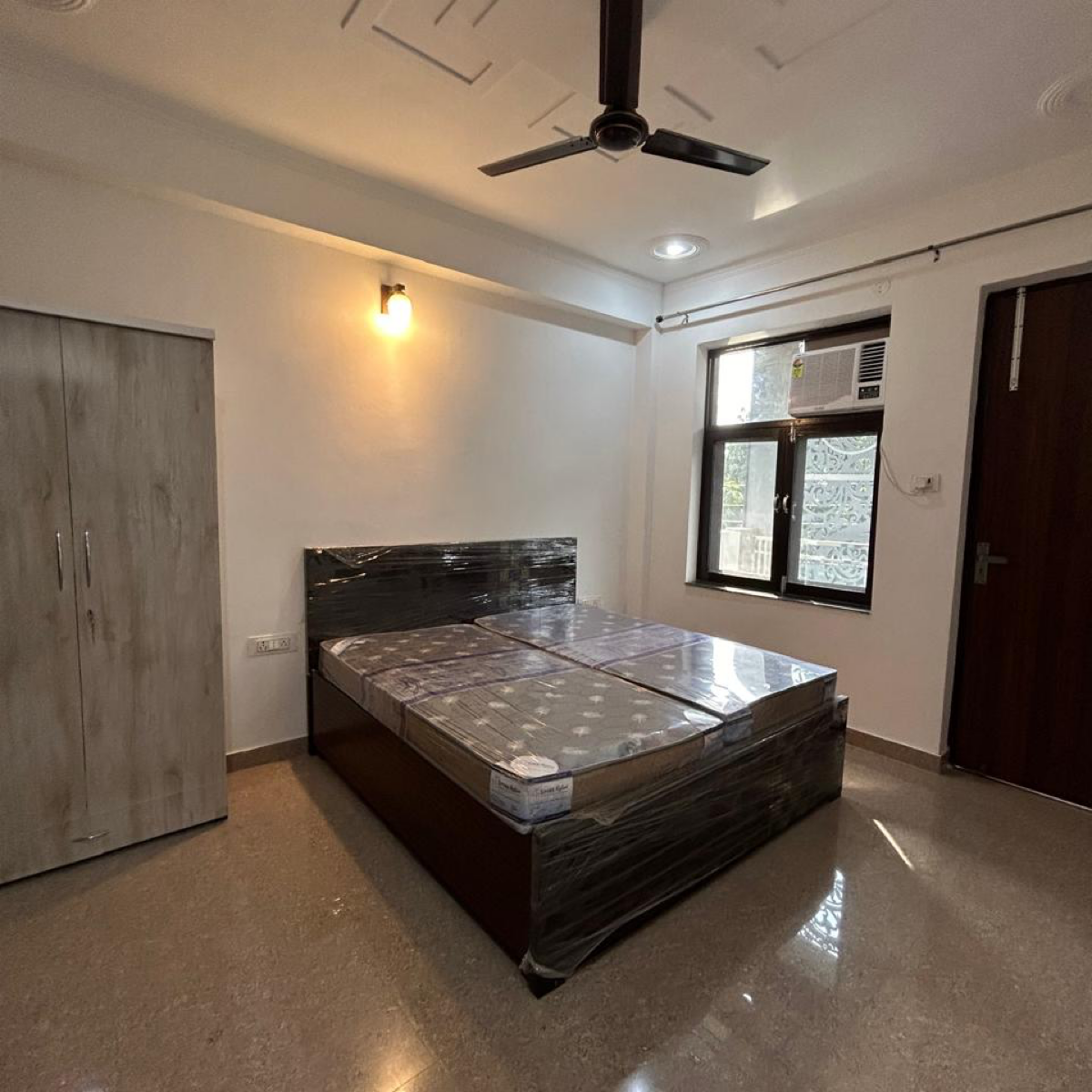 1.5 BHK + Extra Room Builder Floor For Rent in Sector 21