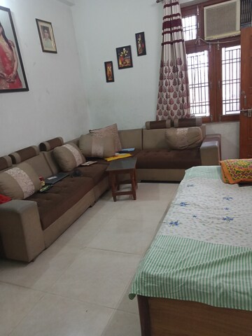 Living Room in 2 BHK Independent House at Aliganj – for Rent