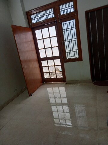 Room in 2 BHK Independent House at Aliganj – for Rent