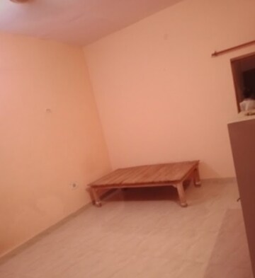 1 BHK Villa For Rent in Aliganj