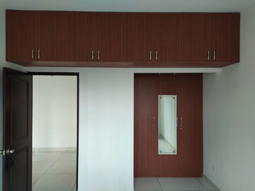 Room in 1 BHK Apartment at Prestige Lakeside Habitat, Varthur – for Rent