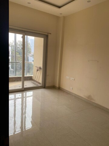 Room in 3 BHK Builder Floor at Empire Floors, Sector 57 – for Rent
