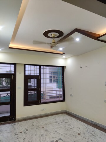 Room in 3 BHK Independent House at Sector 10 – for Rent