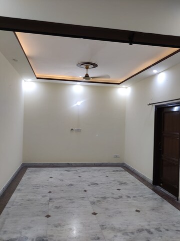 Room in 3 BHK Independent House at Sector 10 – for Rent