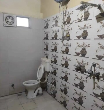 Bathroom in 1 BHK Villa at Aliganj – for Rent