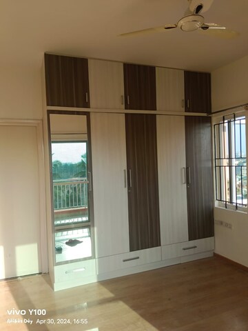 Room in 3 BHK Apartment at Bhartiya Nikoo Homes, Thanisandra Main Road – for Rent