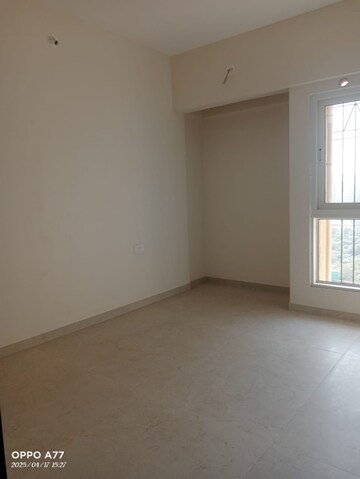 Room in 1.5 BHK Apartment at Dosti West County, Balkum Pada – for Rent