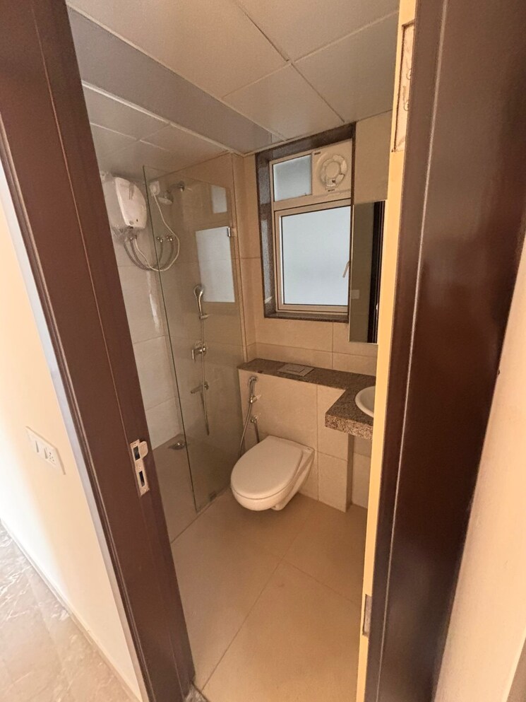 Bathroom, l-t-emerald-isle 2 Bedroom 651 Sq.Ft. Apartment In Powai Mumbai 8673095