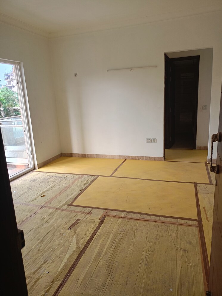 Bedroom, orris-woodview-residencies 3 Bedroom 300 Sq.Yd. Apartment In Sector 89 Gurgaon 8673103