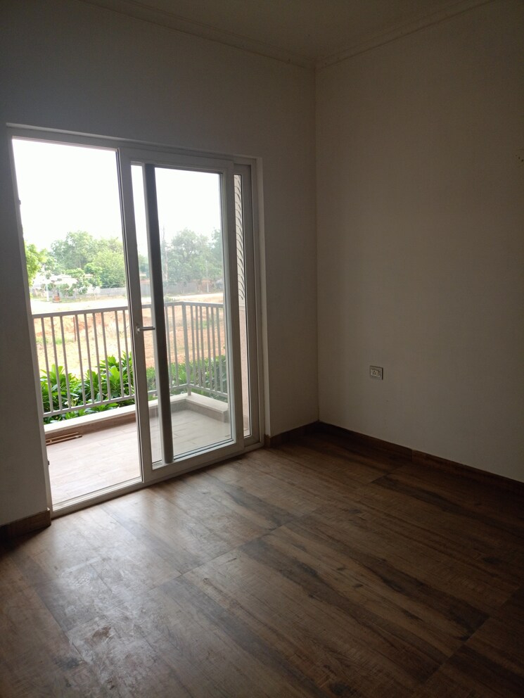 Room, orris-woodview-residencies 3 Bedroom 300 Sq.Yd. Apartment In Sector 89 Gurgaon 8673103