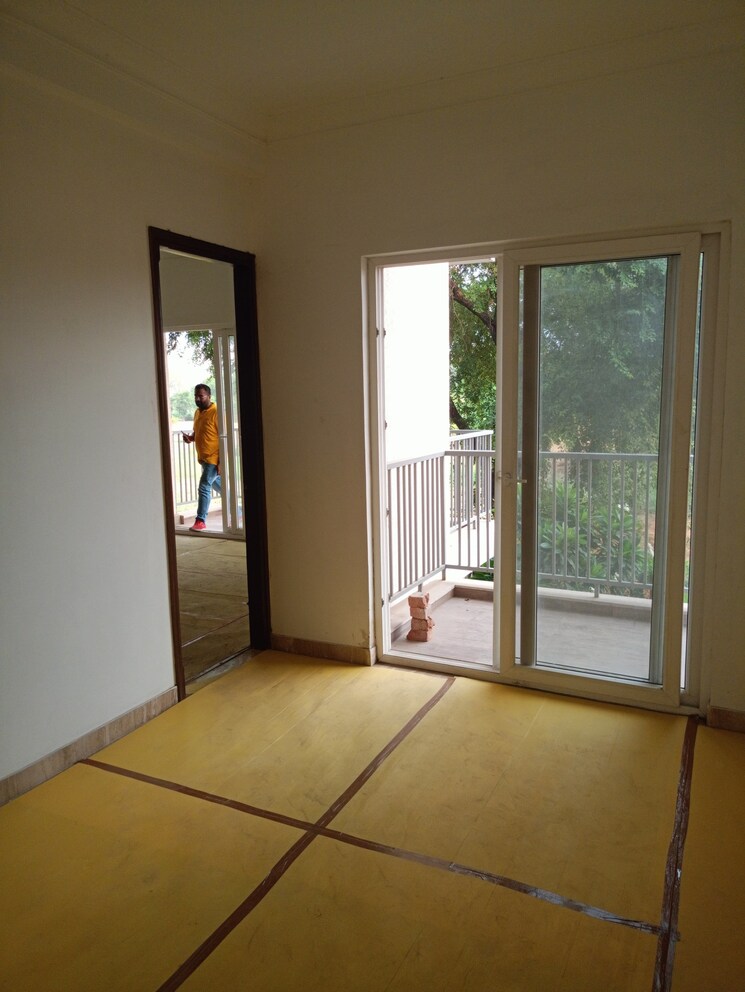 Room, orris-woodview-residencies 3 Bedroom 300 Sq.Yd. Apartment In Sector 89 Gurgaon 8673103