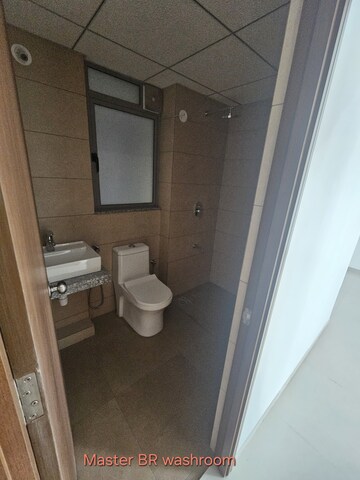 Bathroom in 2 BHK Apartment at Kalpataru Immensa, Kolshet Road – for Rent