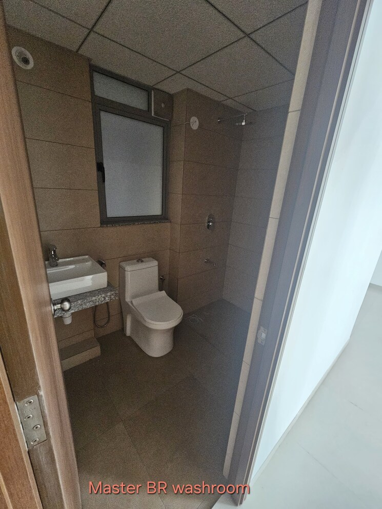 Bathroom, kalpataru-immensa 2 Bedroom 599 Sq.Ft. Apartment In Kolshet Road Thane 8673110