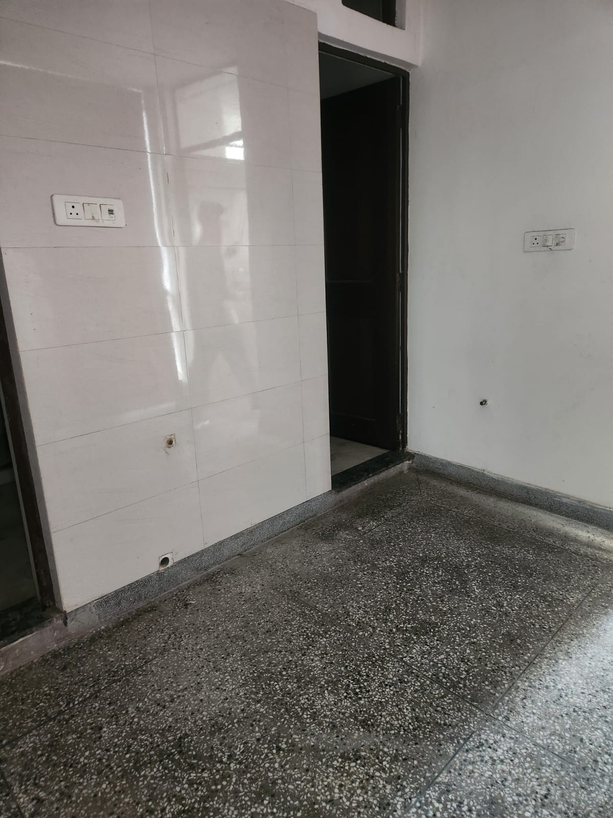 2 BHK Builder Floor For Rent in RWA Qutab Enclave