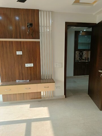 Room in 3 BHK Apartment at Sector 17 Dwarka – for Rent