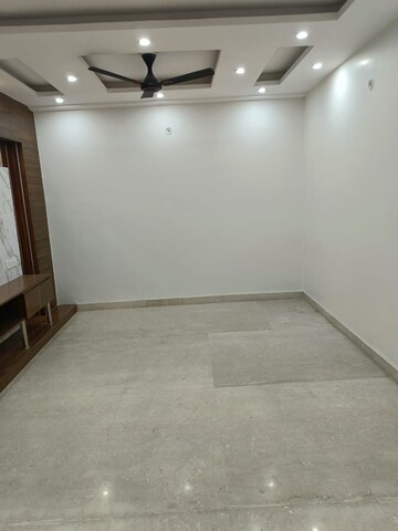 Room in 3 BHK Apartment at Sector 17 Dwarka – for Rent