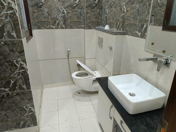Bathroom in 3 BHK Apartment at Sector 17 Dwarka – for Rent