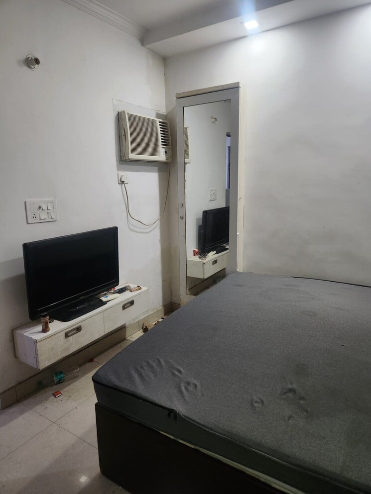 Kitchen, rwa-qutab-enclave 2 Bedroom 8000 Sq.Ft. Apartment In Katwaria Sarai Delhi 8673158