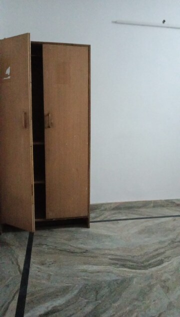Room in 1 BHK Apartment at RWA Qutab Enclave, Katwaria Sarai – for Rent