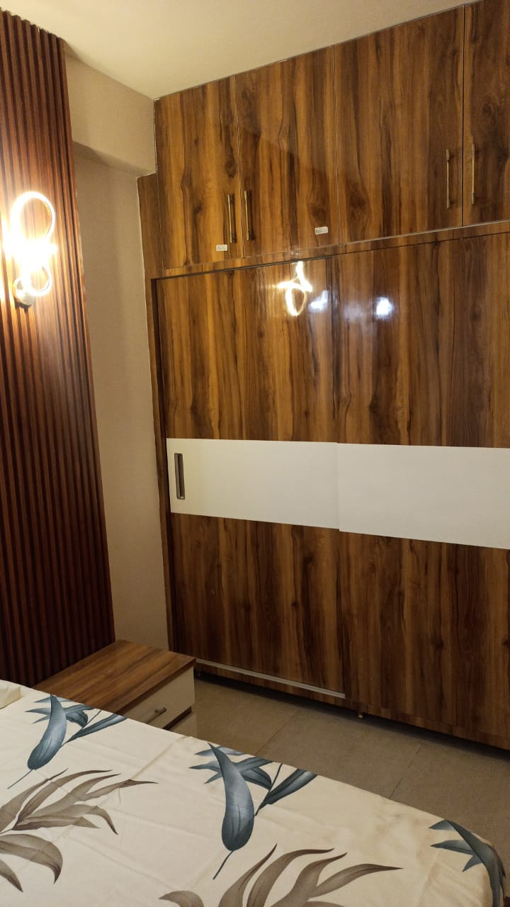 3 BHK + Servant Room 2600 Sq.Ft. Apartment in MP Metro Towers