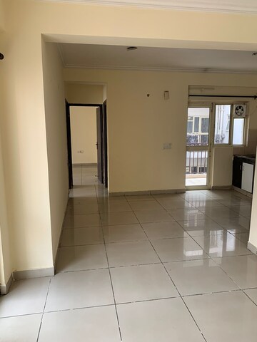 Room in 2 BHK Apartment at Panchsheel Greens, Sector 16 Greater Noida – for Sale