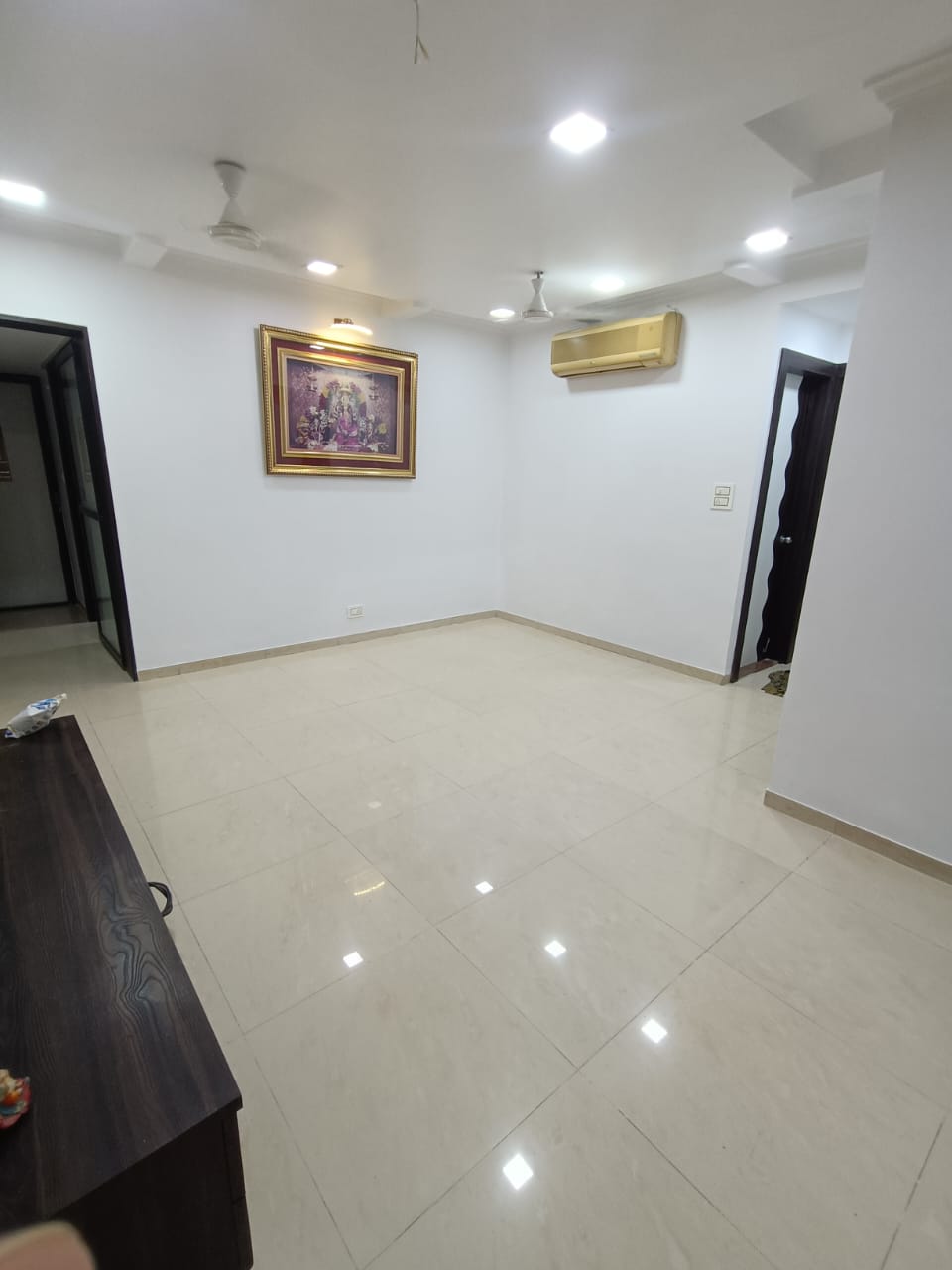 2 BHK Apartment For Rent in Jasmine Tower