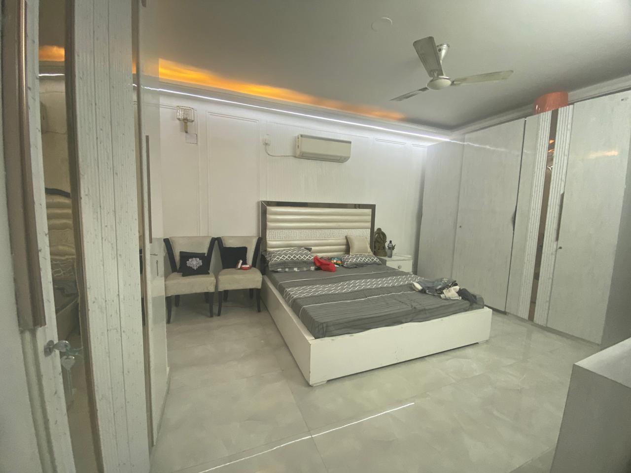 3 BHK + Servant Room Builder Floor For Sale in East Of Kailash