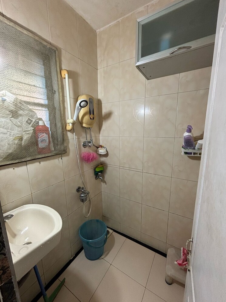 Bathroom, panch-leela 1 Bedroom 425 Sq.Ft. Apartment In Powai Mumbai 8673347