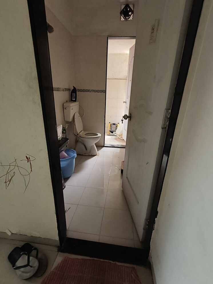 Bathroom, paradise-sai-crystals 3 Bedroom 1710 Sq.Ft. Apartment In Kharghar Navi Mumbai 8673358