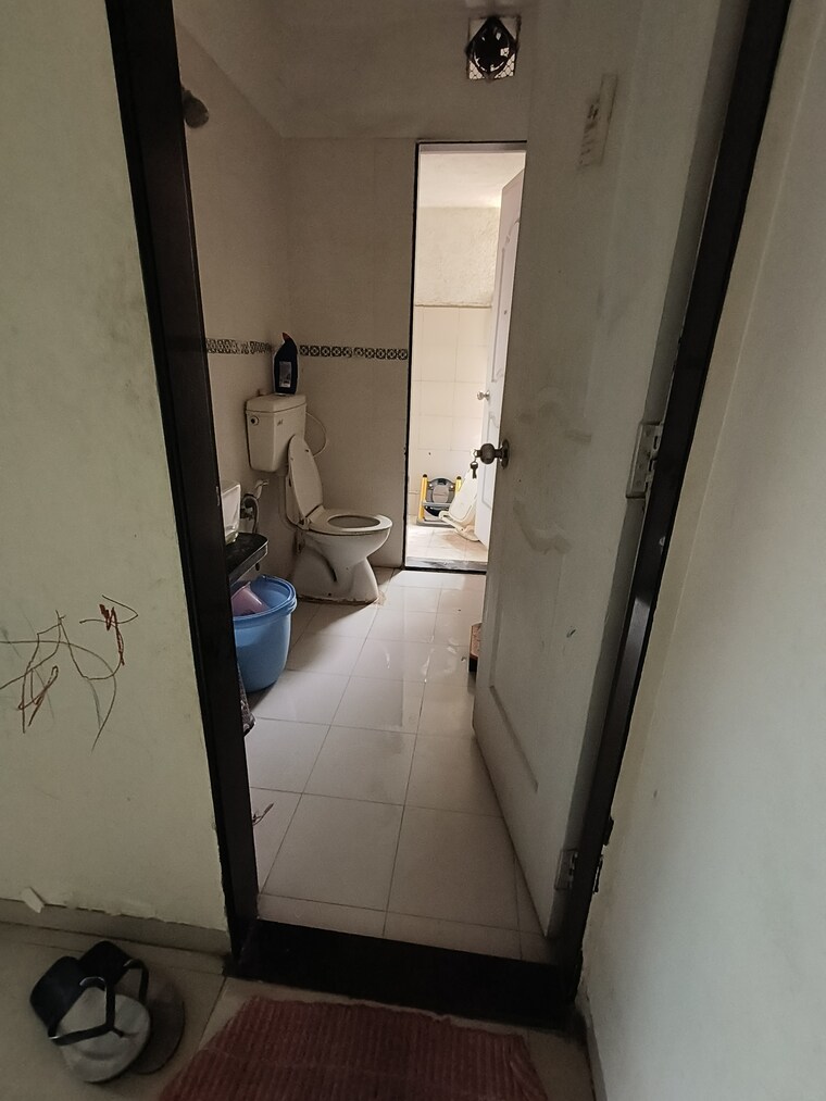 Bathroom, paradise-sai-crystals 3 Bedroom 1710 Sq.Ft. Apartment In Kharghar Navi Mumbai 8673358