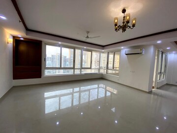 Room in 4 BHK Apartment at Prateek Edifice, Sector 107 – for Rent