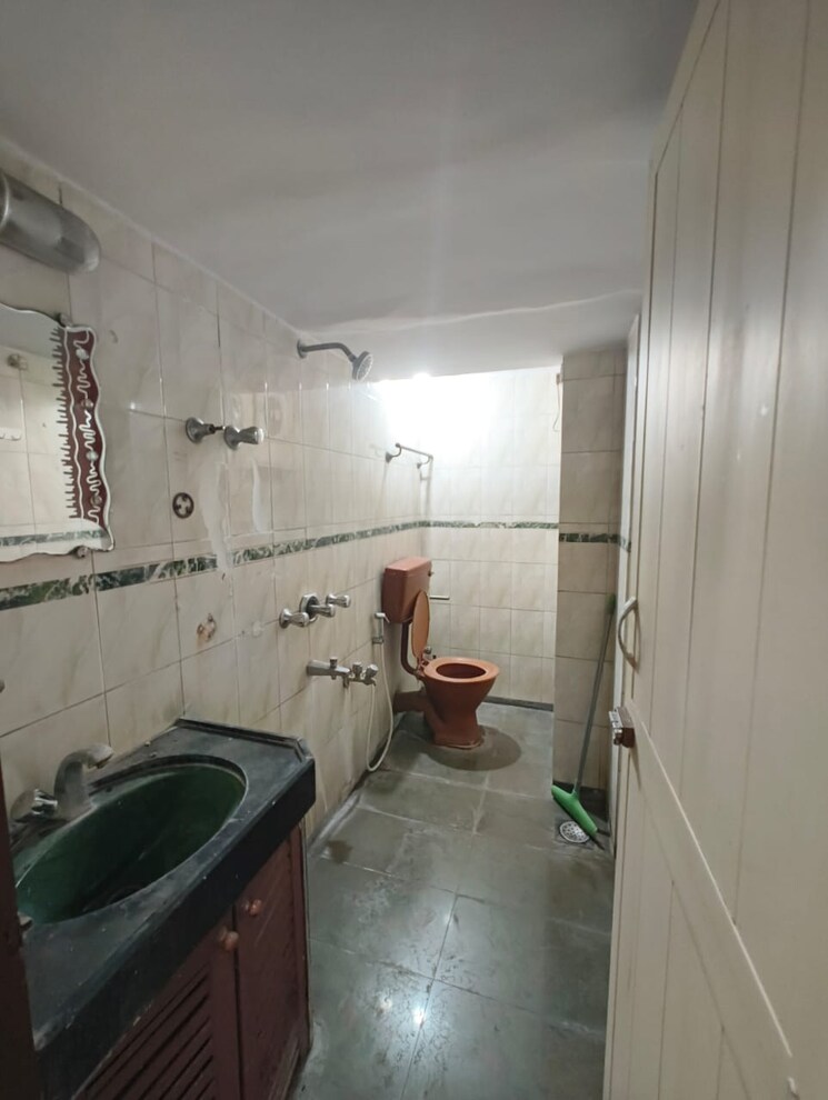 Bathroom, jal-vayu-vihar-apartments 1.5 Bedroom 390 Sq.Ft. Apartment In Powai Mumbai 8673448