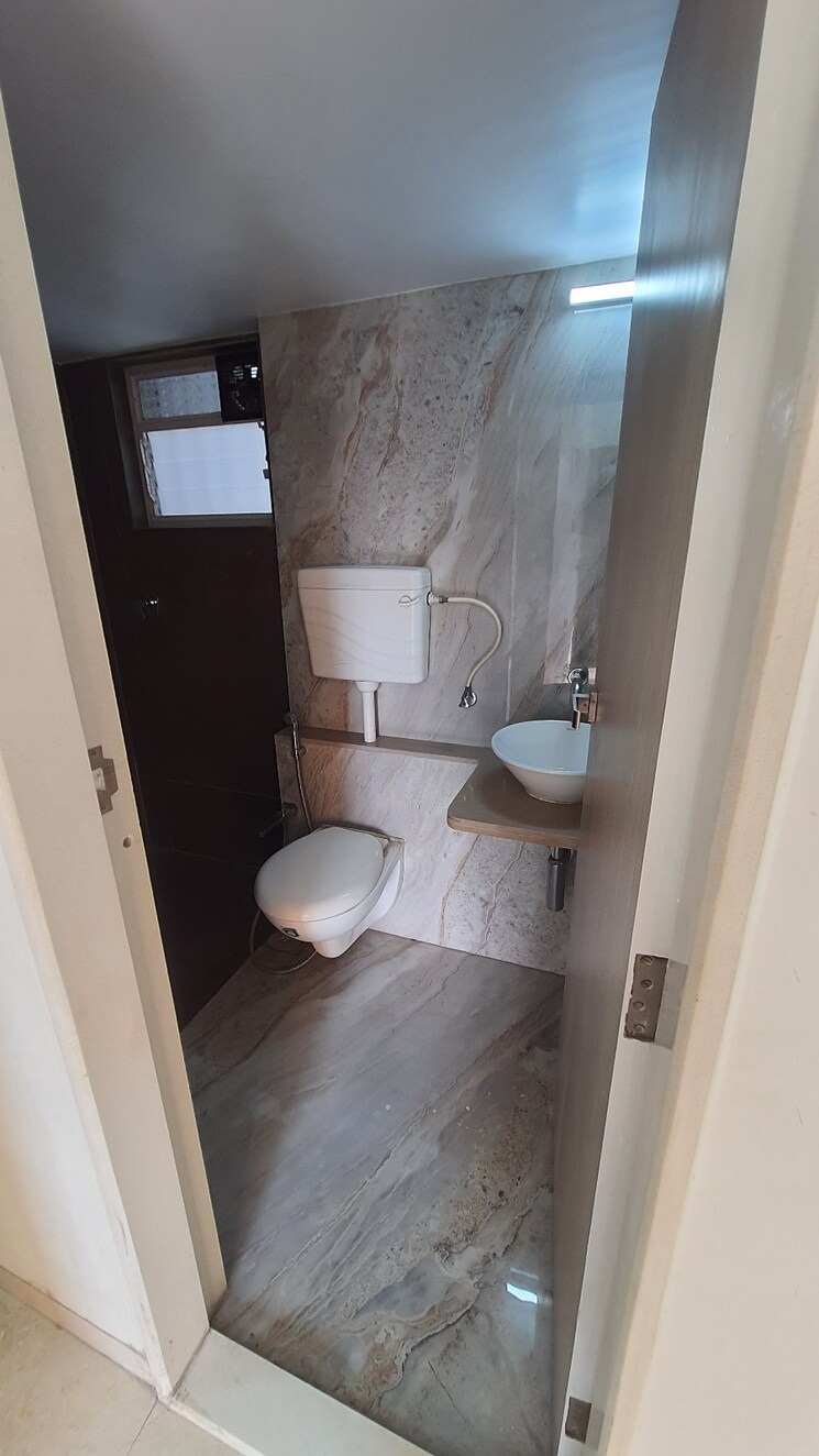 Bathroom, nandkumar-janki-legacy 2 Bedroom 680 Sq.Ft. Apartment In Mira Road Thane 8673477