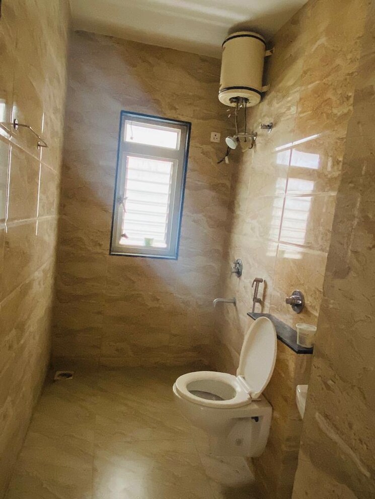 Bathroom, pethkar-siyona 3 Bedroom 1100 Sq.Ft. Apartment In Punawale Pune 8673509