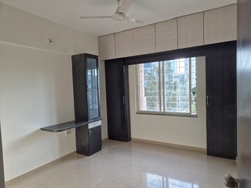 Room in 2 BHK Apartment at Yash Classic, Pashan Sus Road – for Rent