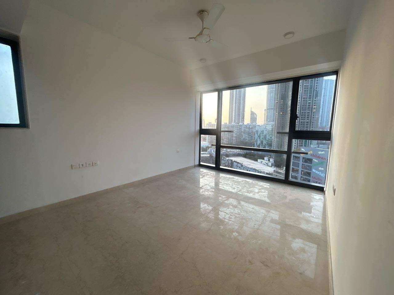 4 BHK + Servant Room Apartment For Rent in Lodha The Park