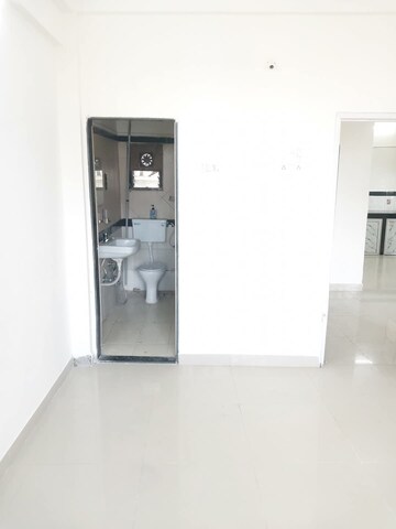 Room in 2 BHK Apartment at Ganesh CHS Andheri West, Andheri West – for Rent