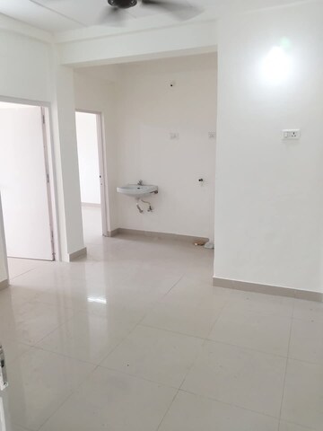 Room in 2 BHK Apartment at Ganesh CHS Andheri West, Andheri West – for Rent
