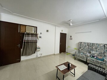 Master Bedroom in 2 BHK Builder Floor at Malviya Nagar – for Rent