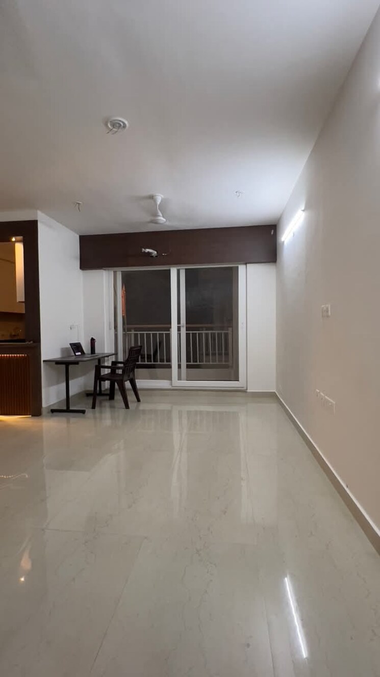 Room, hazratganj 3 Bedroom 1250 Sq.Ft. Apartment In Hazratganj Lucknow 8673647