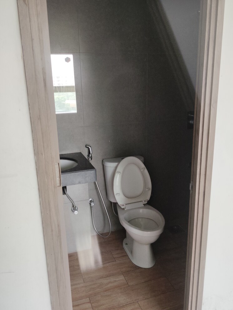 Bathroom, kalpataru-paramount 2 Bedroom 527 Sq.Ft. Apartment In Kapur Bawdi Thane 8673724