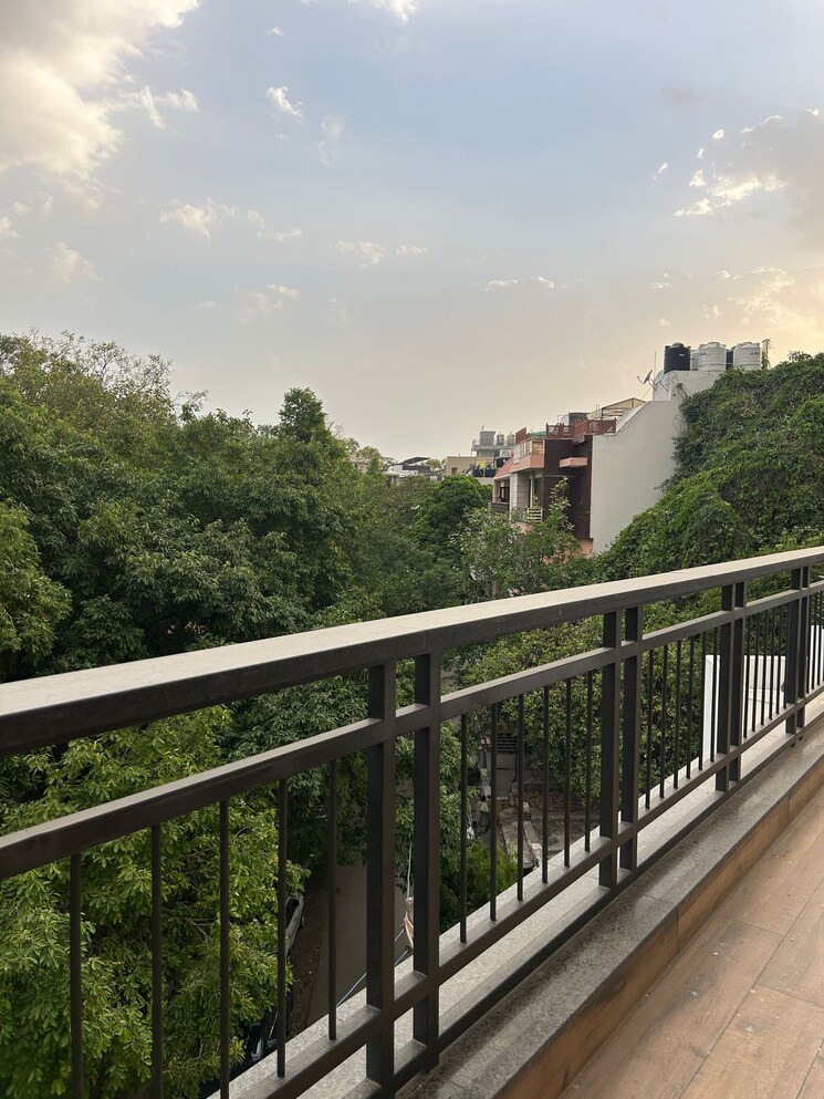 Balcony, trehan-iris-aavaas 5 Bedroom 2000 Sq.Ft. Apartment In Safdarjung Enclave Delhi 8673762