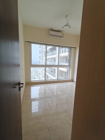 Room in 2 BHK Apartment at L&T Crescent Bay T2, Parel – for Rent