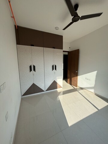 Team Area in 2 BHK Apartment at Kalpataru Immensa C, Kolshet Road – for Rent