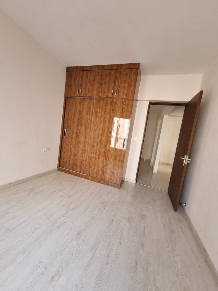Room, shapoorji-pallonji-joyville-gurgaon 2 Bedroom 1215 Sq.Ft. Apartment In Sector 102 Gurgaon 8673774