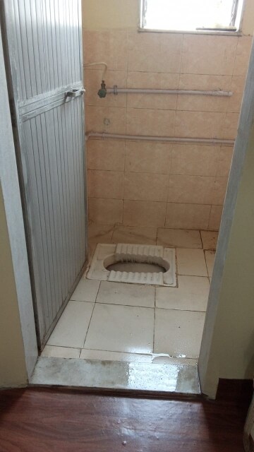 Bathroom in 1 BHK Apartment at Aashirwad Apartments Santacruz, Santacruz East – for Rent