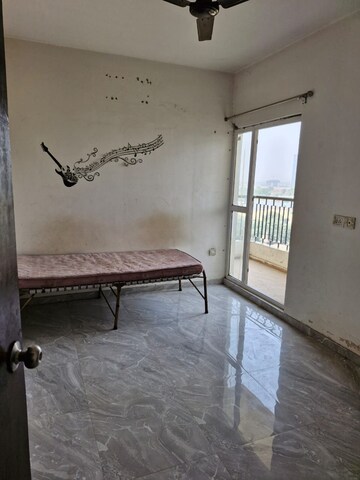Room in 2 BHK Apartment at Pivotal Devaan, Sector 84 – for Rent