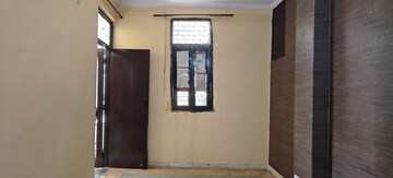 Room in 2 BHK Builder Floor at Mayur Vihar Phase 1 – for Rent